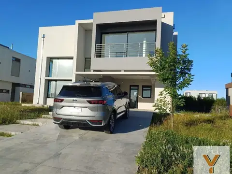 Casa en Venta en Guillermo E Hudson, USD 420.000