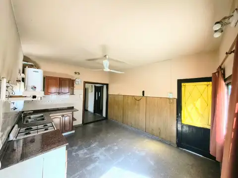 VENTA CASA 3 AMB WILDE C/FONDO QUINCHO Y PARRILLA