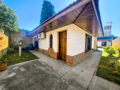 VENTA CASA 3 AMB WILDE C/FONDO QUINCHO Y PARRILLA