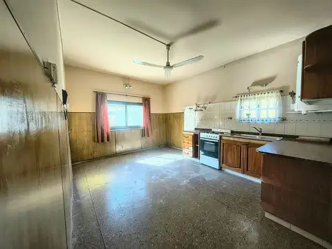 Casa 3 ambientes con 1 baño