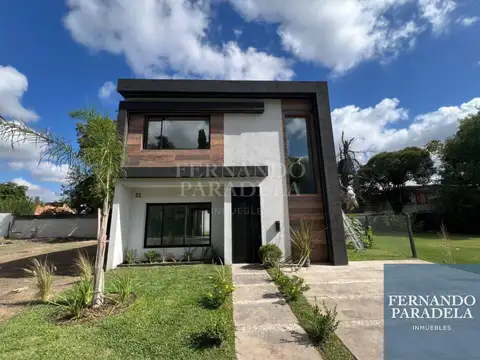 Casa 4 ambientes en condominio, Parque Leloir