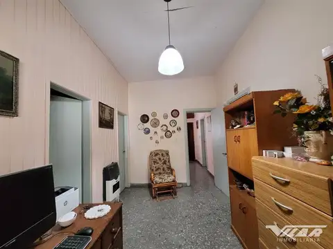 Casa c/ galpon - Villa Martelli