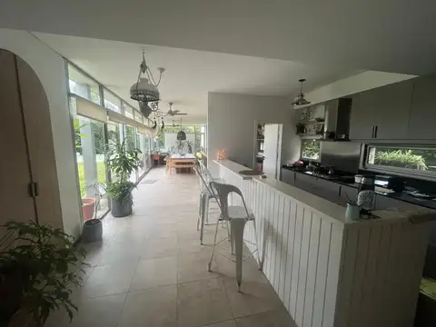 Av. Fuerza Aerea 2350