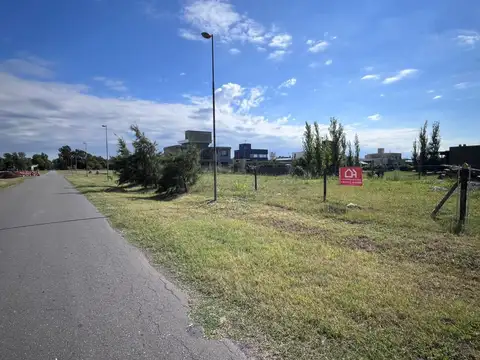 Terreno en Venta 42  mts Fondo