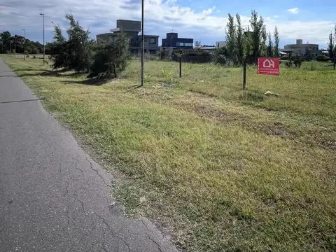 Terreno en Venta en Funes, USD 83.000