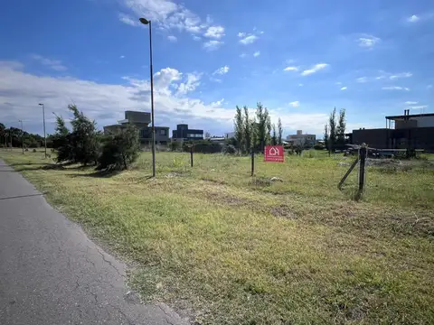 Excelente esquina Lote Don Mateo