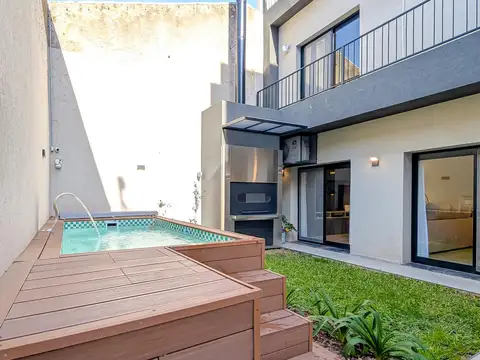 CASA DE PASILLO NO PH EN VENTA DE DOS DORMITORIOS EN ZONA CENTRO