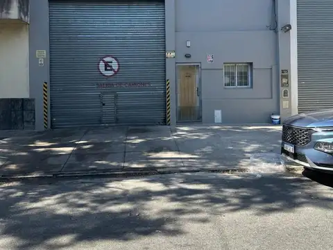 Depósito en alquiler - 300Mts2 - Paternal