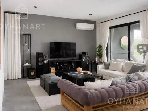 Casa en Venta con 2 cocheras
