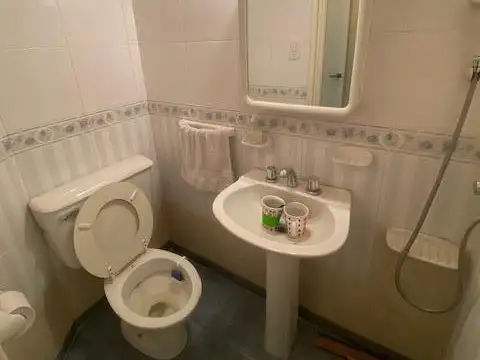 Oficina 3 ambientes con 1 baño