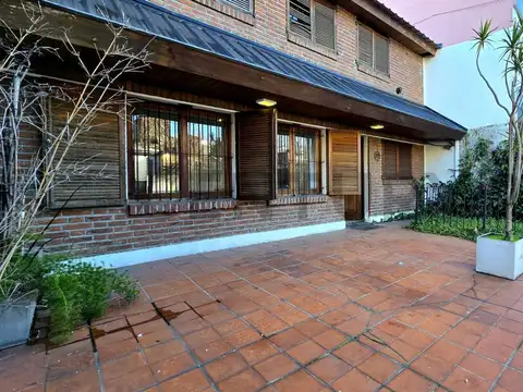 CASA VENTA COCHERA 5 AMBIENTES PATIO PARRILLA . VICTORIANO MONTES 4300 SAAVEDRA,