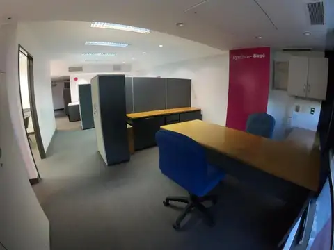 Oficina 4 ambientes con 4 baños