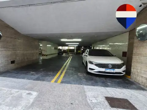 Vende cochera en Recoleta