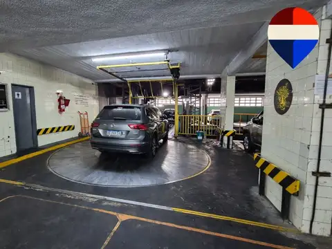 Vende cochera en Recoleta