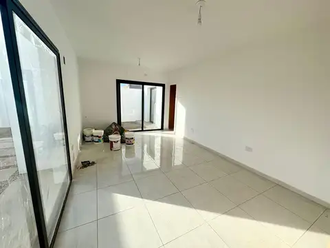 Casa 4 ambientes con 1 baño