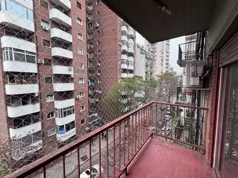 MONOAMBIENTE AL FRENTE CON BALCON