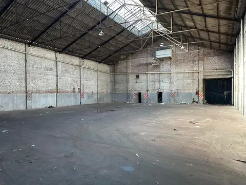 Venta Depósito de 750 m2 cubiertos en Sarandi
