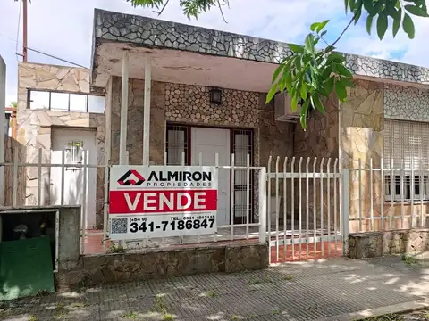 VENTA CASA RECICLADA DE 2 DORMITORIOS - EXCELENTE ESTADO - CAPITAN BERMUDEZ