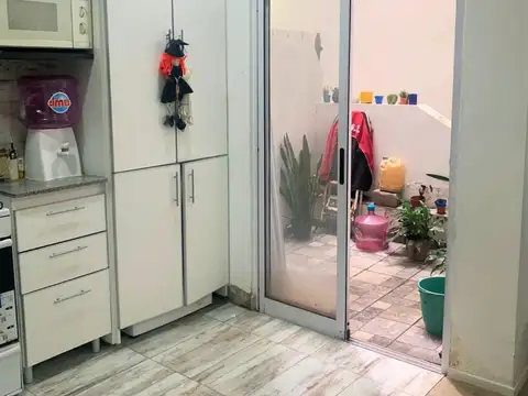 * DEPTO3 AMBIENTES CON PATIO Y BALCÓN * EXCELENTE UBICACION CENTRO DE RAMOS MEJIA *  ACEPTA PERMUTA