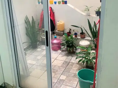 T Espora 100, Piso 1