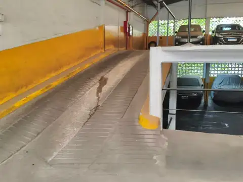 COCHERA FIJA Y CUBIERTA EN VENTA BELGRANO COLEGIAL