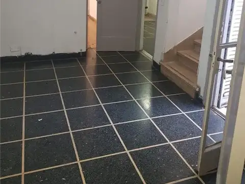 CONFIDENCIAL 400, Piso P.B.