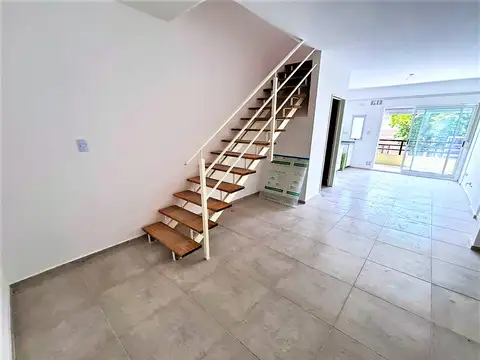 Depto Tipo Casa en Venta de 3 ambientes