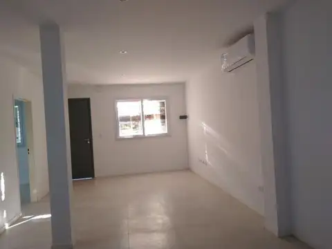 Depto Tipo Casa en Venta de 2 ambientes