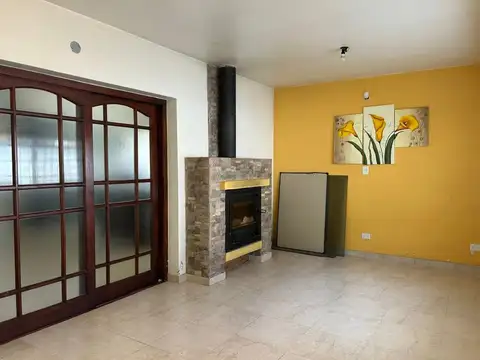 Casa 5 ambientes con 3 baños