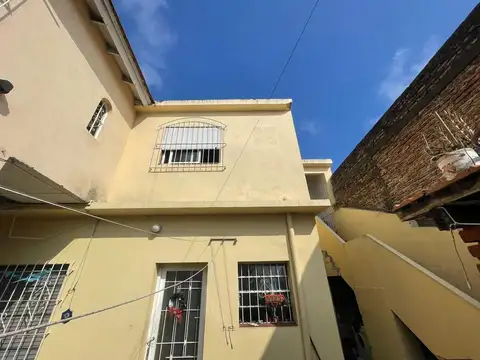Depto Tipo Casa en Venta en Villa Luzuriaga, USD 82.000