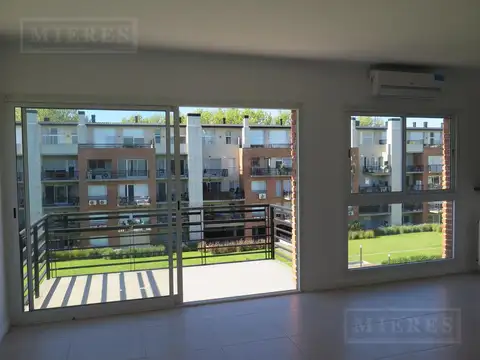 Departamento en dúplex en alquiler en Beccar Plaza II.