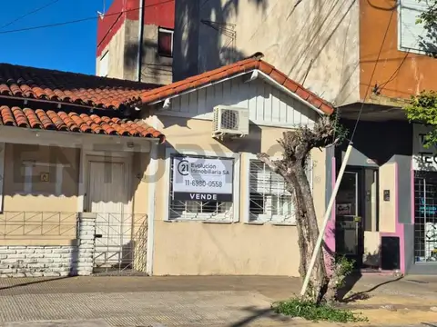 Brandsen 4000, Piso 0