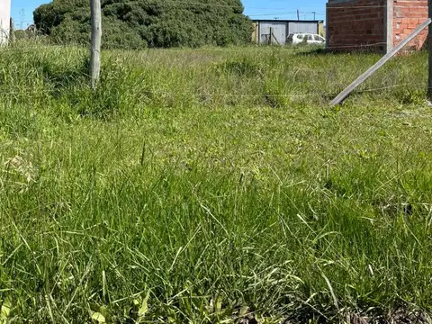 terreno a metros del mar, zona habitada