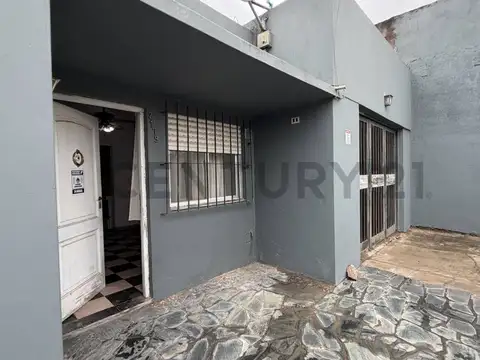 calle 135 entre 76 y 77 2100, Piso 0