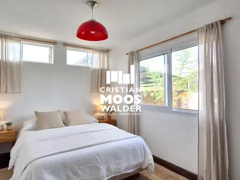 Casa en Alquiler con 1 cochera