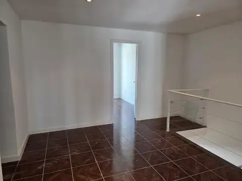 Depto Tipo Casa en Venta con 1 cocheras