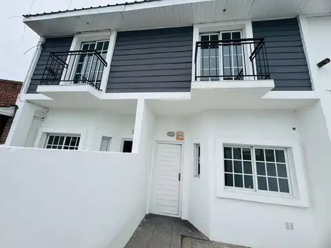 Depto Tipo Casa en Venta de 4 ambientes