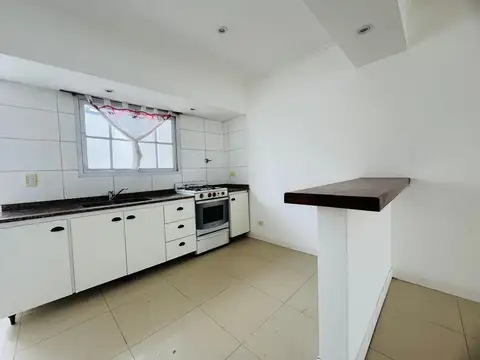 Depto Tipo Casa 4 ambientes con 2 baños