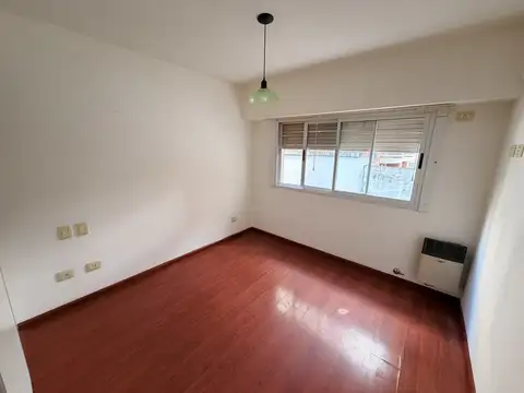 Departamento en alquiler de 2 amb. en Castelar Norte