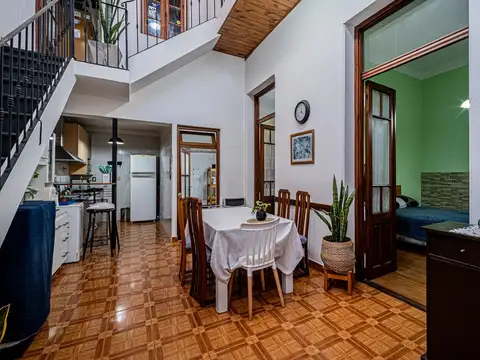 Depto Tipo Casa 6 ambientes con 2 baños