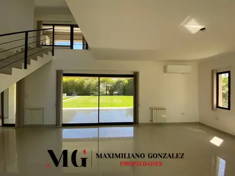 Casa 5 ambientes con 2 baños