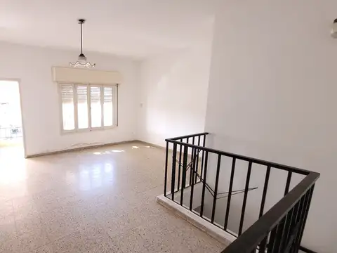 CASA PLANTA ALTA Y  LOCAL , BV. OROÑO, SAN LORENZO
