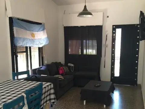 Casa 3 ambientes con 1 baño