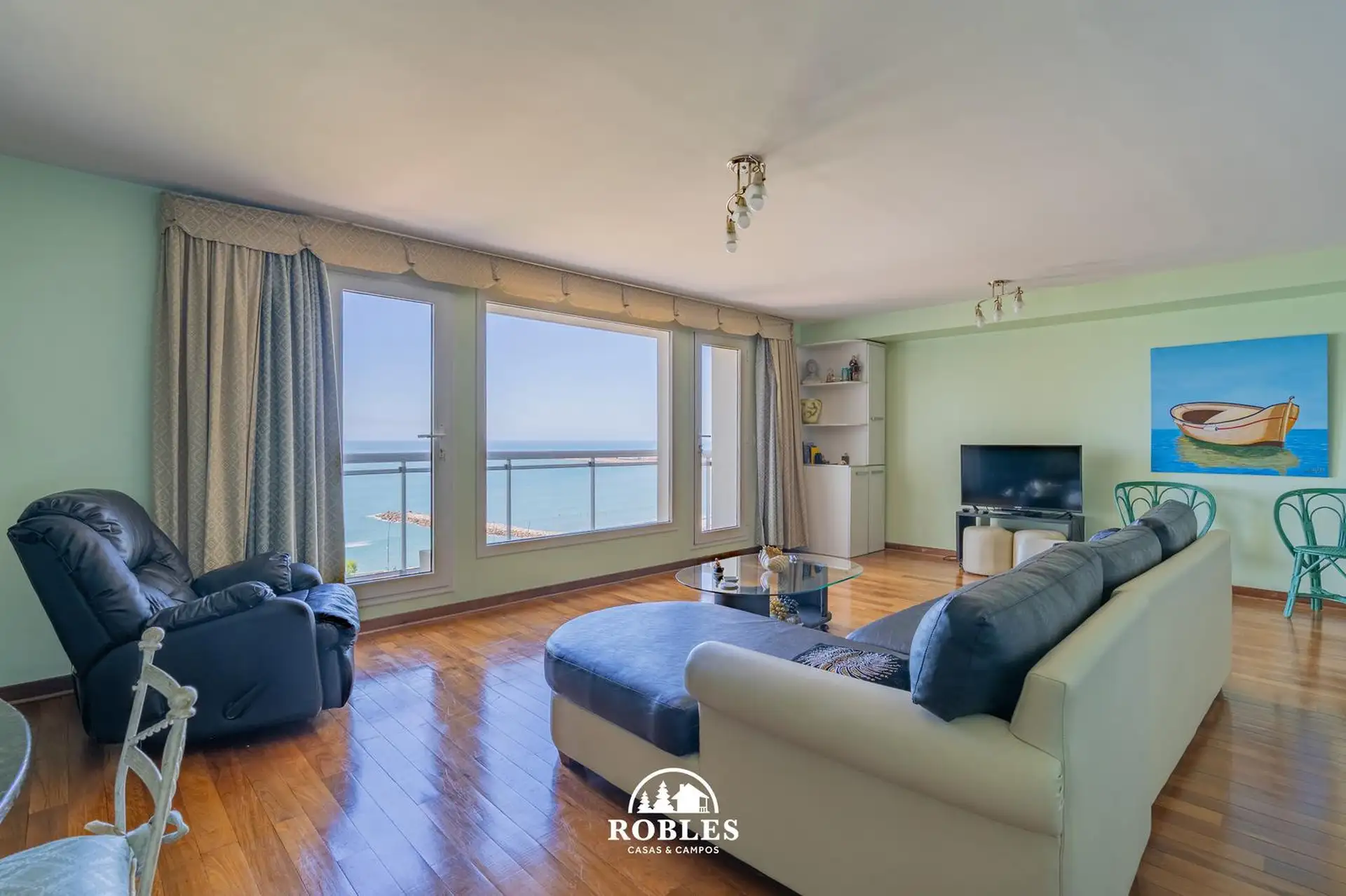Depto 4 amb, 148m² frente al mar en Playa Grande con cochera y amenities