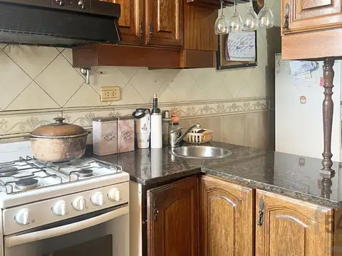 Departamento 4 ambientes con 2 baños