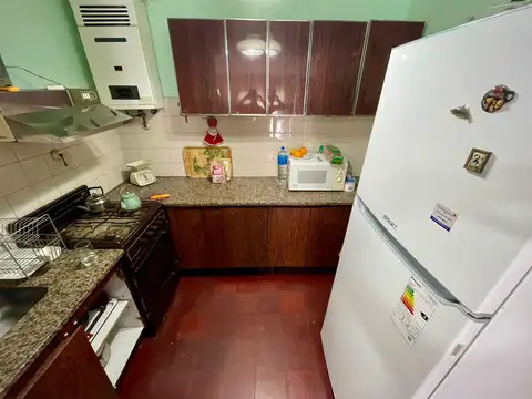 Casa 6 ambientes con 2 baños