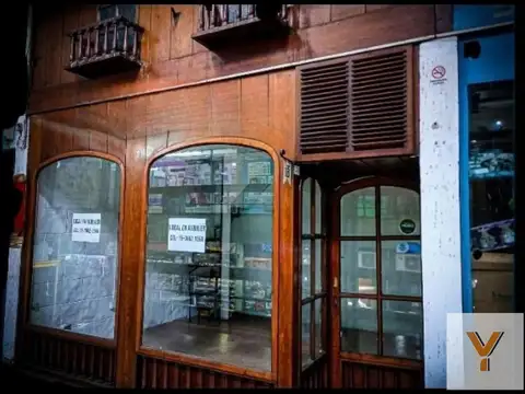 Avenida Rivadavia e/ Carhue y Montiel