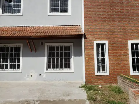 Dúplex 2 Dormitorios Barrio Cerrado en venta c/ cochera en José C. Paz