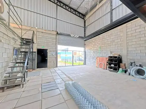 VENTA GALPON/DEPOSITO SOBRE RUTA 8 OPORTUNIDAD
