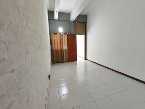 Dos Locales comerciales en pleno centro